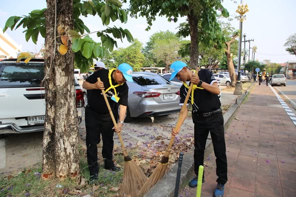 นครพนมรวมใจจิตอาสา พัฒนาศาลากลาง ถวายพระราชกุศล &ldquo;สมเด็จพระพันปีหลวง&rdquo;
