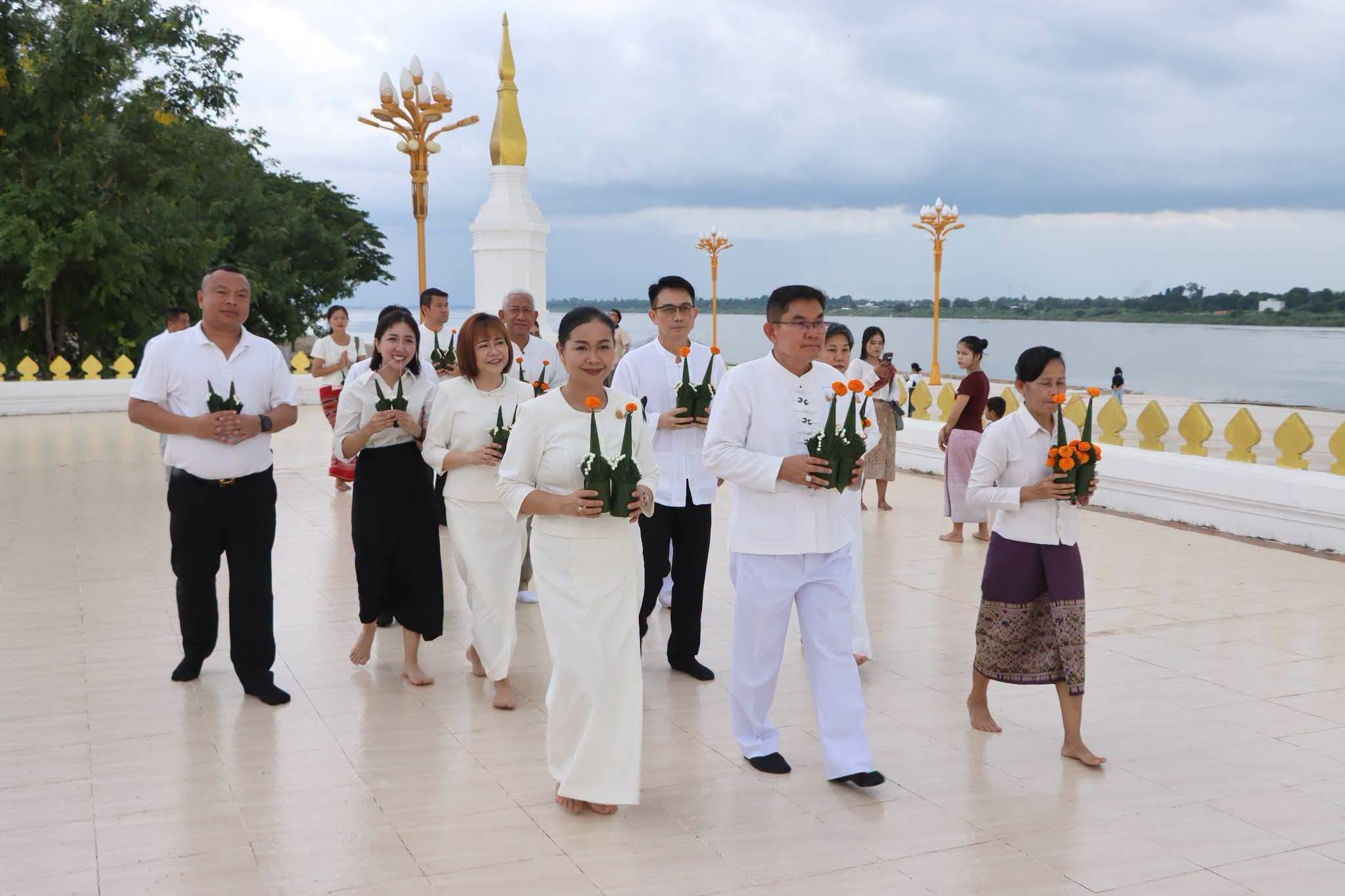 นครพนมสักการะพระธาตุศรีโคดตะบอง กระชับสัมพันธ์ไทย&ndash;ลาว หนุนท่องเที่ยวสายบุญสองฝั่งโขง