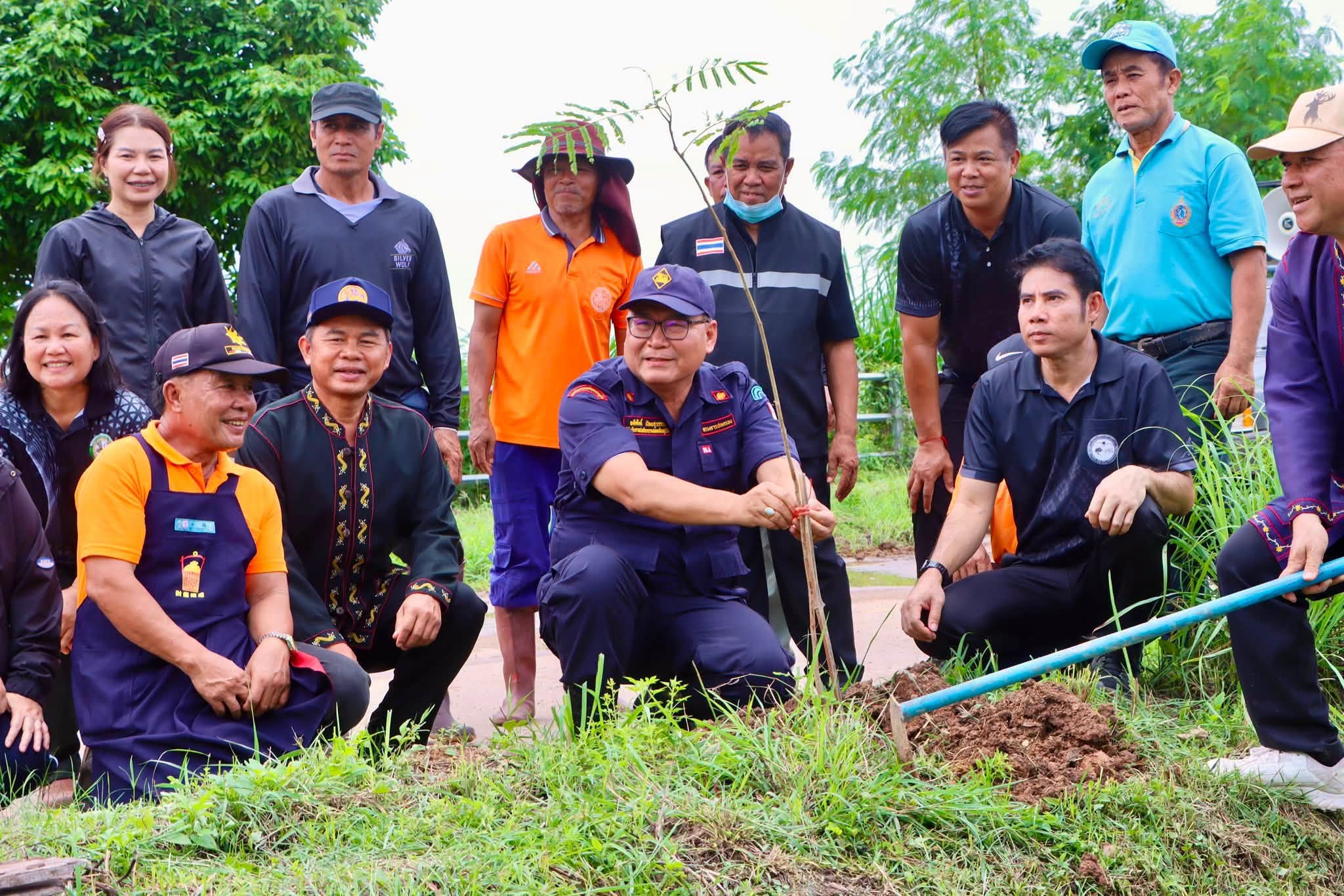 ผู้ว่าฯ นครพนมนำปลูกหางนกยูงริมโขง เดินหน้าพัฒนาถนนศรีโคตรบูรณ์รองรับการพัฒนาแหล่งท่องเที่ยวแห่งใหม่ของจังหวัด