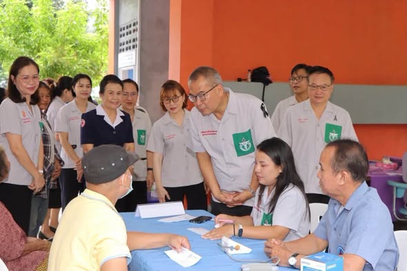 จังหวัดเคลื่อนที่นครพนมยกบริการรัฐถึงชุมชนท่าอุเทน ทั้งตรวจรักษา&ndash;ช่วยเหลือ&ndash;รับฟังปัญหาประชาชนแบบครบวงจร