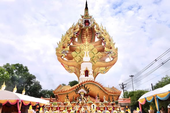 &ldquo;9 เดือน 9&rdquo; นครพนมเสริมสิริมงคล บวงสรวง &ldquo;ท้าววิรูปักโขนาคราช 9 เศียร&rdquo; ชวนสักการะวัดหัวดอน สัมผัสพลังศรัทธาริมทางพระธาตุพนม