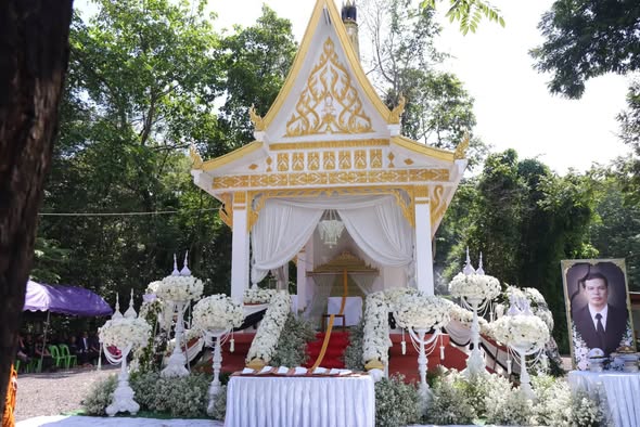 พิธีพระราชทานเพลิงศพ &ldquo;ผู้ใหญ่บ้านวาสนา&rdquo; สดุดีความเสียสละจากการปฏิบัติหน้าที่ดูแลความปลอดภัยประชาชน