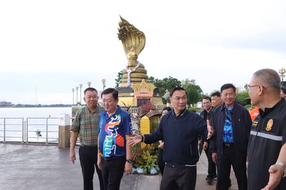 รองนายกรัฐมนตรีลงพื้นที่นครพนม ติดตามจุดเสี่ยงน้ำท่วมขังเขตเทศบาลเมือง กำชับเร่งวางระบบป้องกันน้ำท่วม&ndash;ระบายน้ำถาวร พร้อมพัฒนาเมืองท่องเที่ยวอย่างยั่งยืน