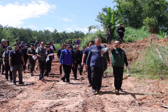 ผู้ว่าฯนครพนมลงพื้นที่ตรวจคำขออนุญาตดูดทรายแม่น้ำโขง ย้ำพิจารณารอบด้าน ต้องไม่กระทบชุมชนและสิ่งแวดล้อม