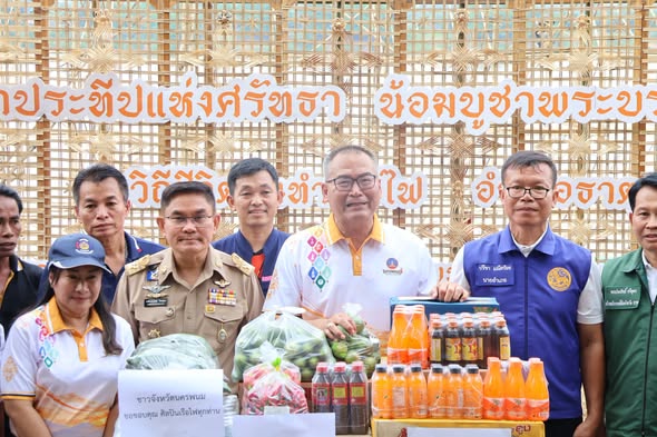 &ldquo;จากสองมือช่าง สู่แสงแห่งศรัทธาริมโขง" ผู้ว่าฯ นครพนม นำทีมเยี่ยมซุ้มเรือไฟ ให้กำลังใจช่างศิลป์ท้องถิ่น